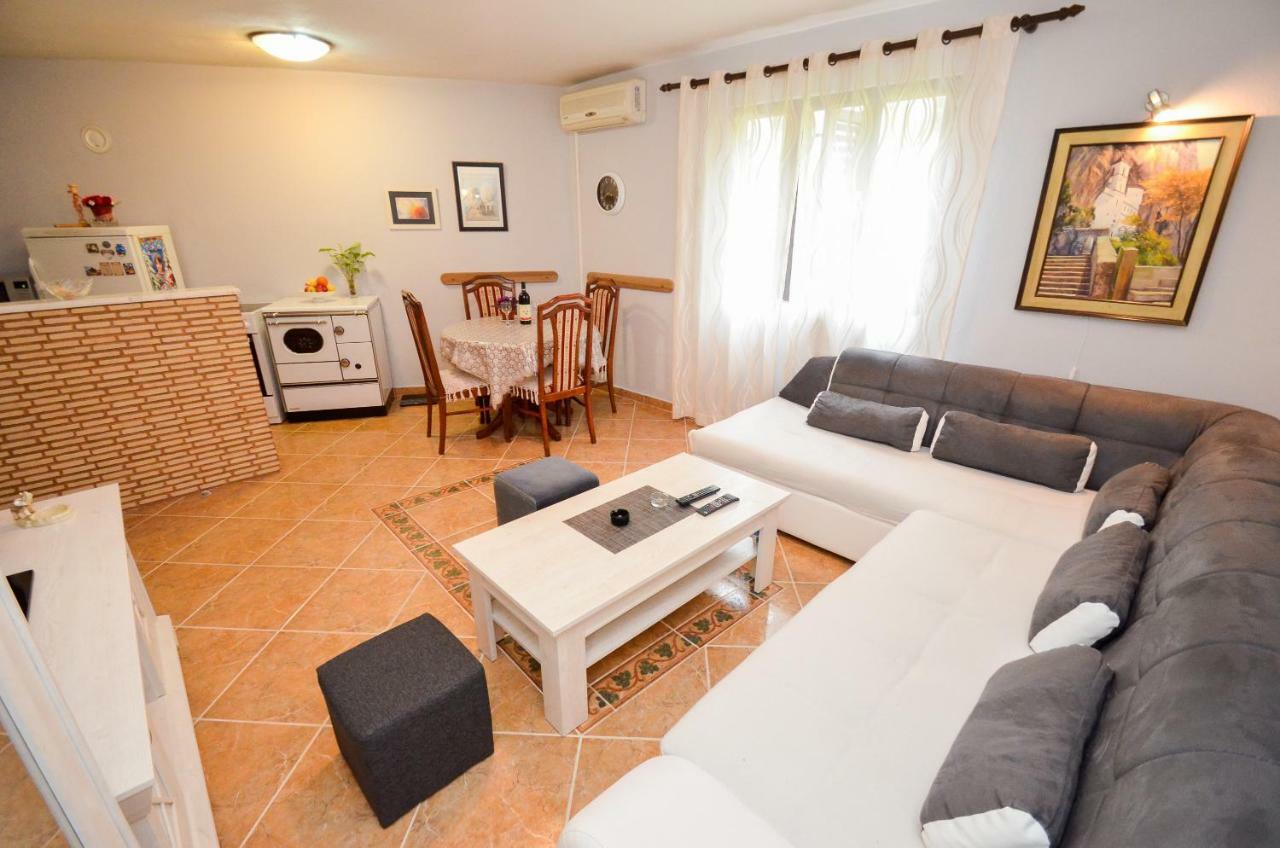 Apartment Buki Kotor Exterior photo